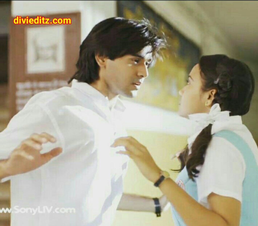 Avan Parthathumey – Ninaithale Inikum Whatsapp status