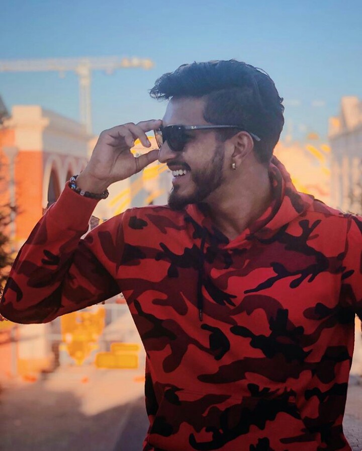 Mugen Rao Bigg Boss Tamil 3 Contestant ( Wiki, Profile, Family, Images